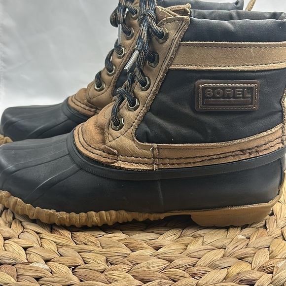 SOREL Made in Canada Ankle High Waterproof Black and Tan Outdoors Boots Size 6 - Picture 5 of 10